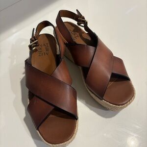 NATURALIZER Brown Leather Platform Wedge Slingback Crossover Sandals! 6.5